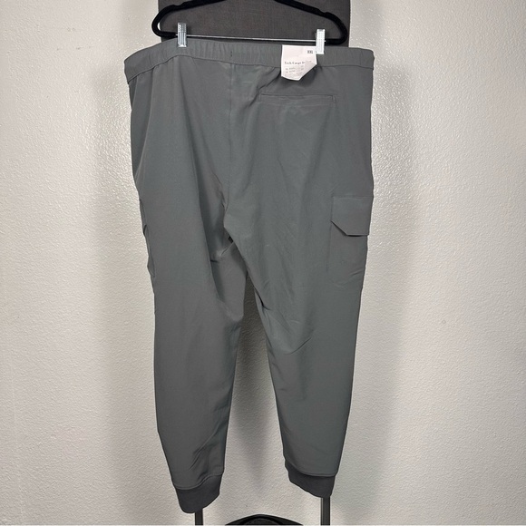 Goodfellow & Co Men's Gray Cargo Pants - Picture 5 of 8